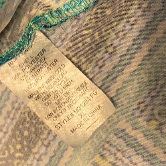 Multicolor Patterned Women's Top - Picture 7 of 16